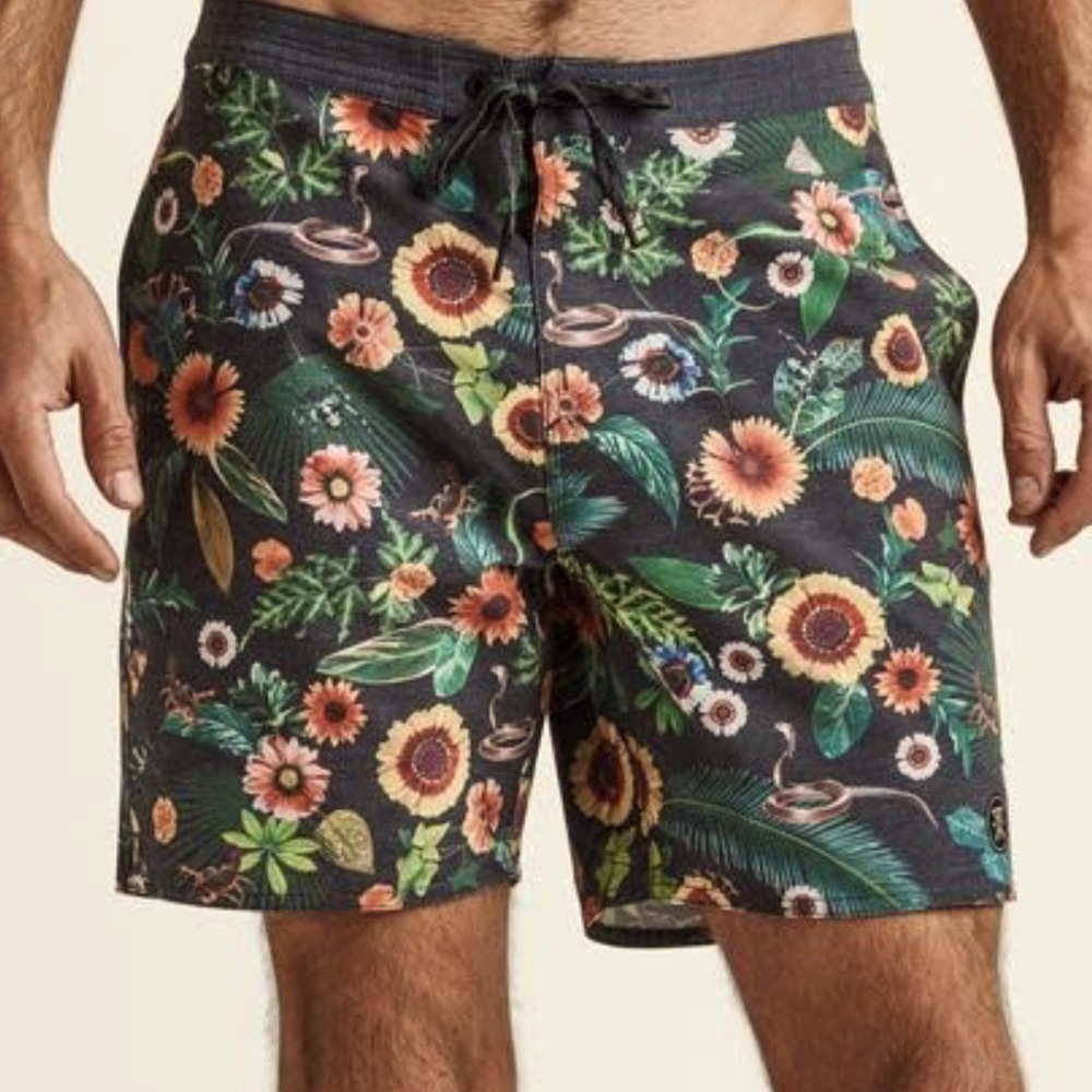 Roark Chiller Menara Flora Boardshort size 38